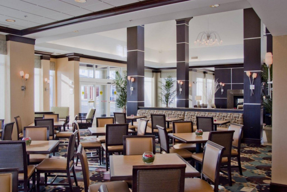 Lobby Dining