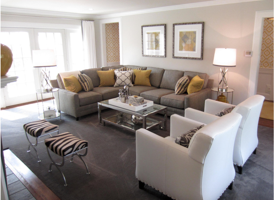 Inspiration for a transitional home design remodel in New York