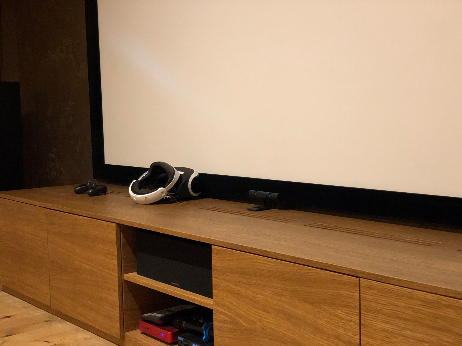 Приватный домашний кинотеатр в восточном стиле