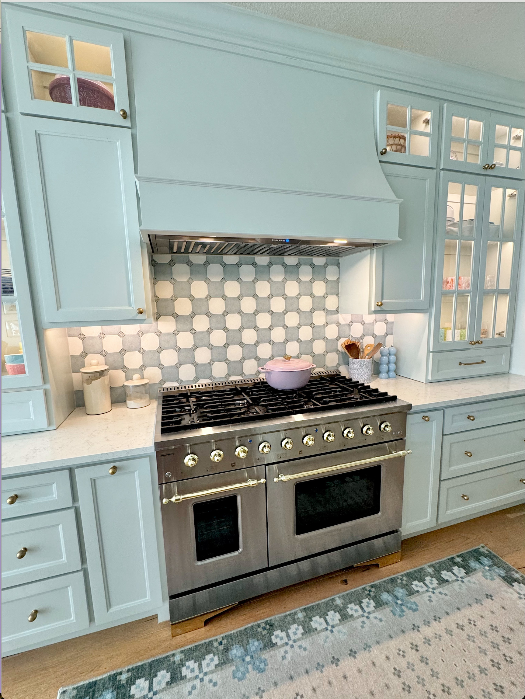 Kitchen photo in Dallas