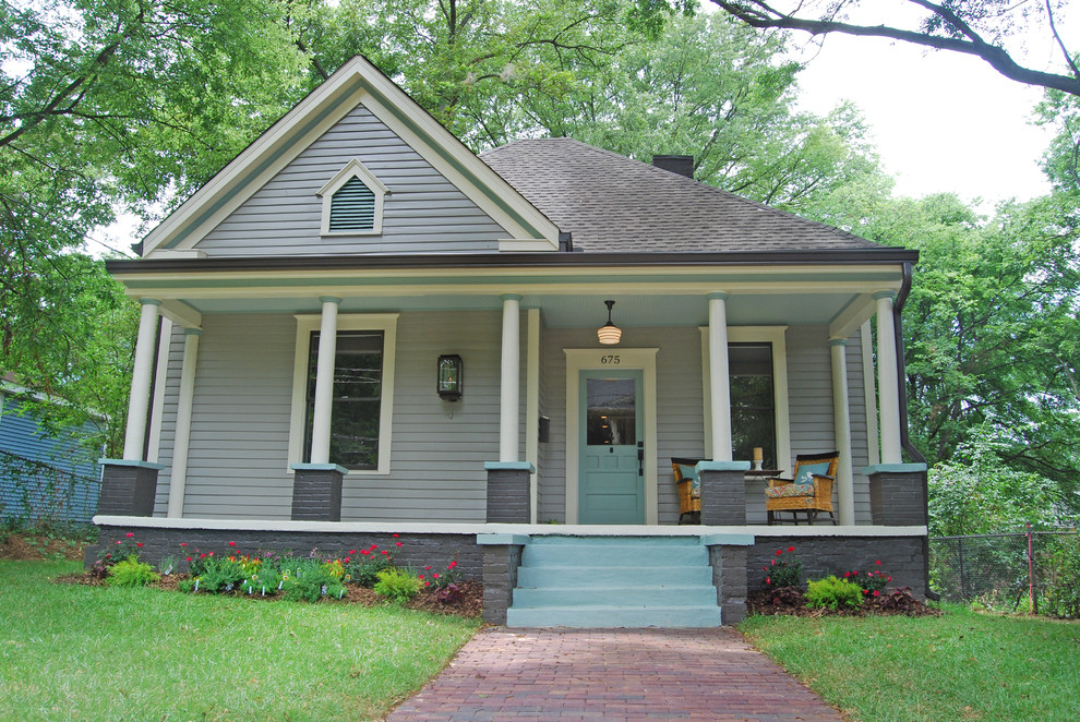 Design ideas for a traditional home design in Atlanta.