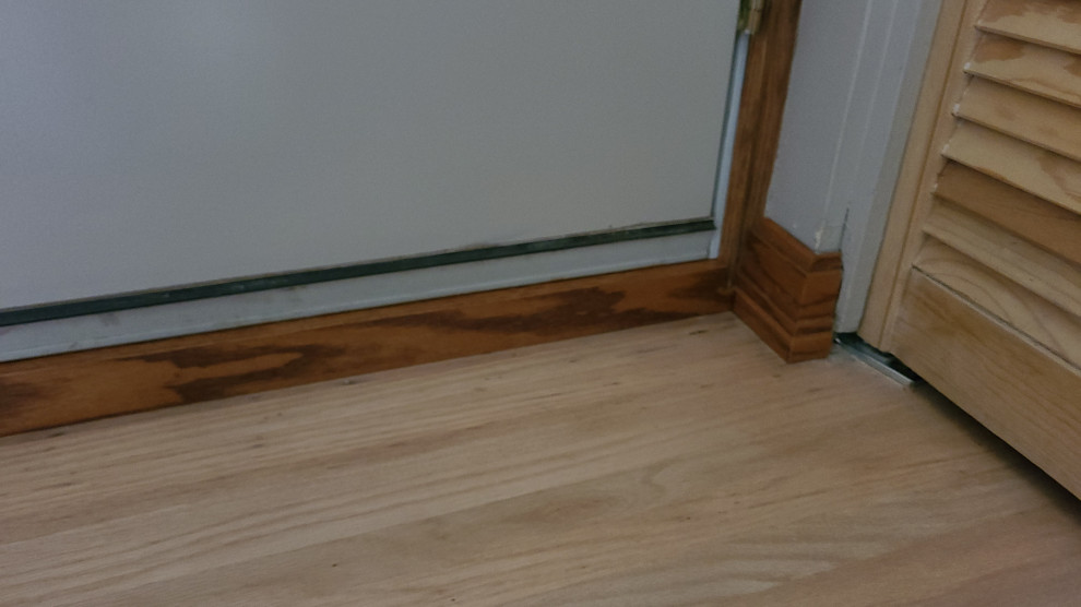 Small mountain style entryway photo in Calgary