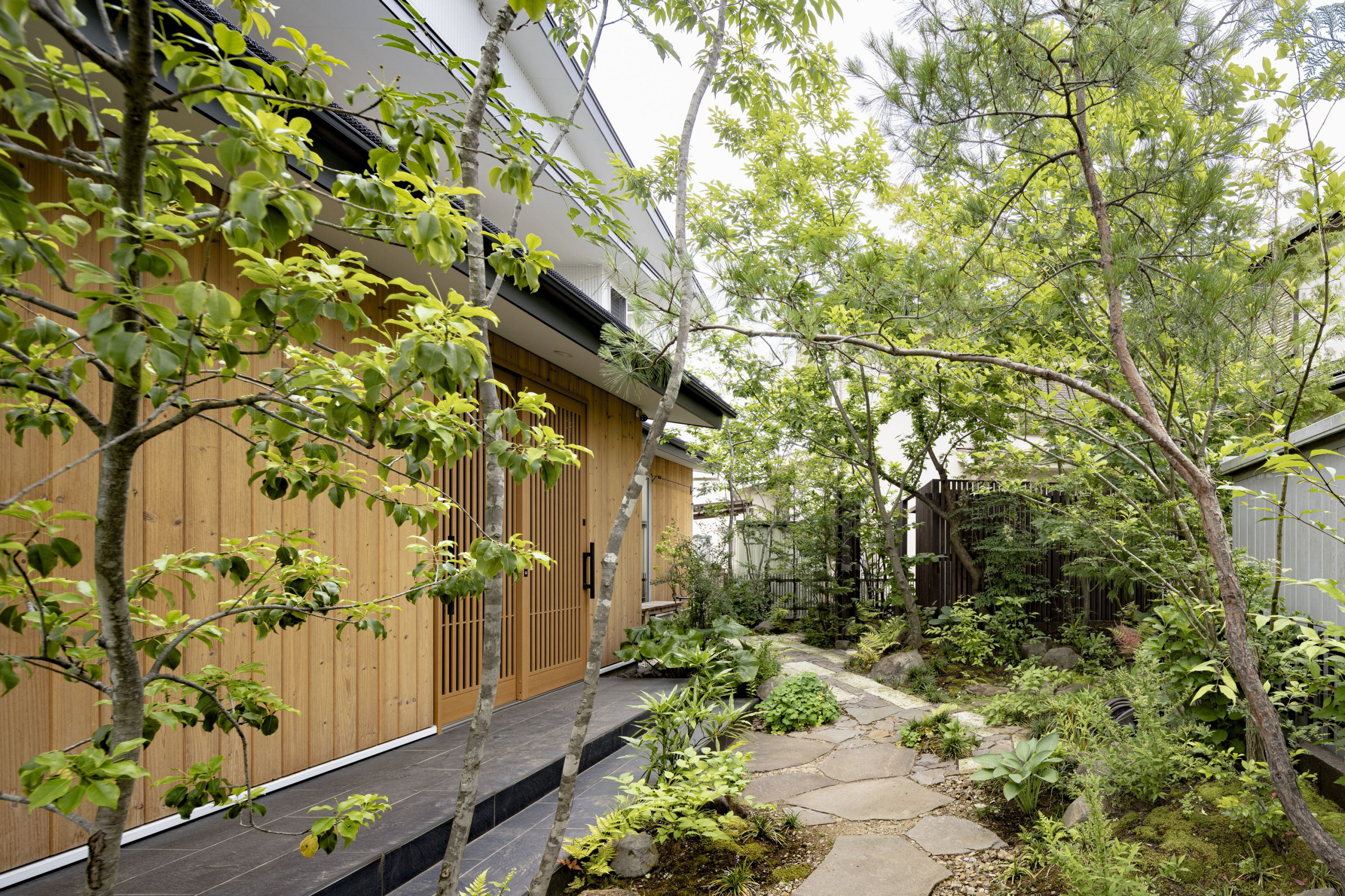 おしゃれな庭の画像 75選 - 2025年9月 | Houzz (ハウズ)