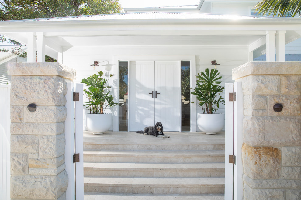 Beach style entryway in Sydney.