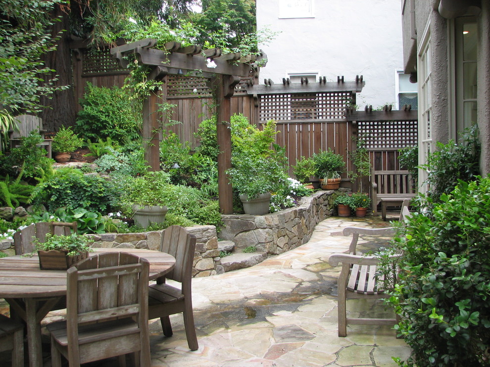 Traditional backyard patio in San Francisco.