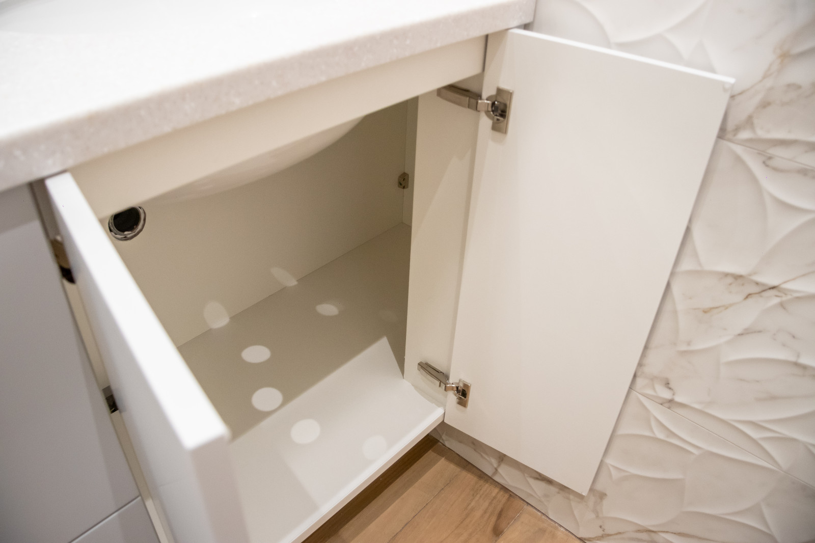 Многоугольная тумба под раковину ванную комнату