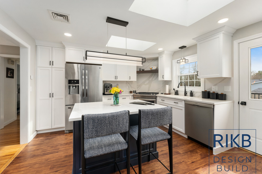 Kitchen - transitional kitchen idea in Providence