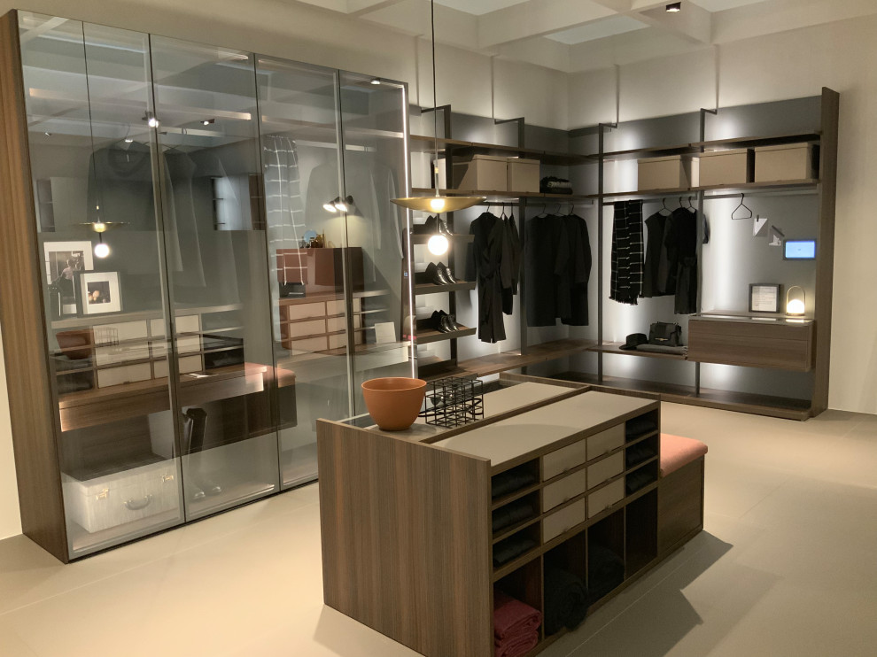 Caccaro Walk In wardrobe