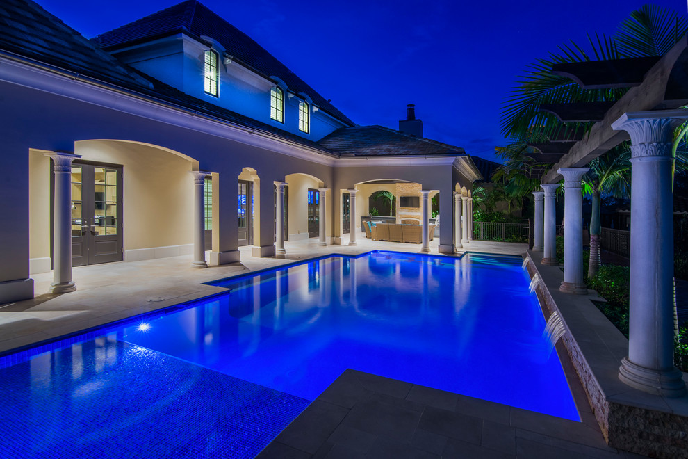 Photo of a mediterranean pool in Tampa.