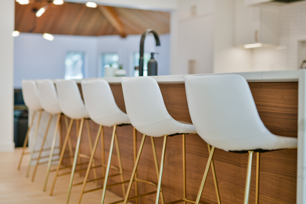 Home design - transitional home design idea