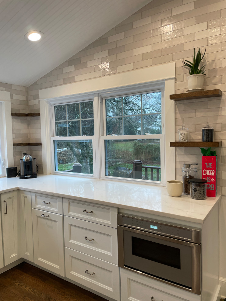 Kitchen - kitchen idea in New York