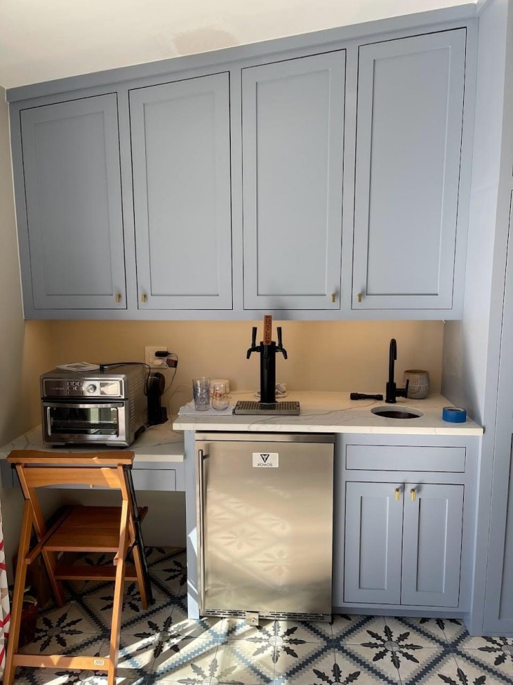 Kitchen - kitchen idea in Austin