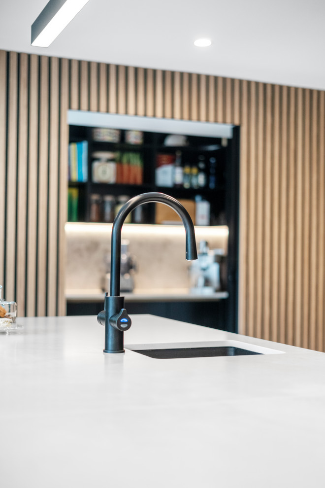 Photo of a contemporary kitchen in Sydney.