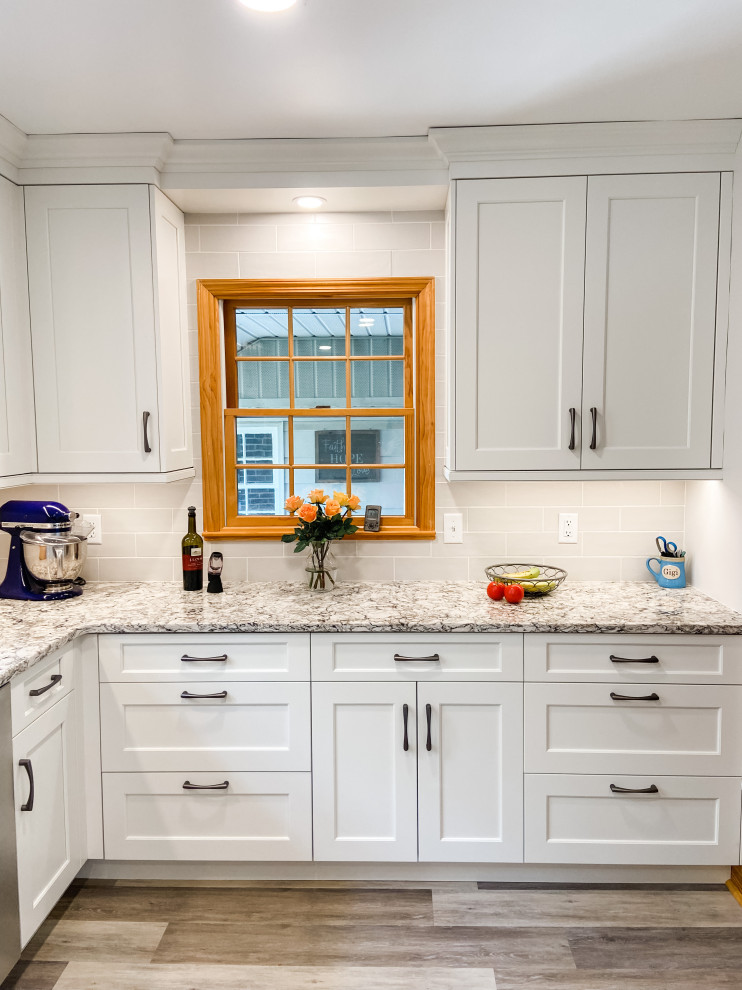 Transitional kitchen photo in Baltimore