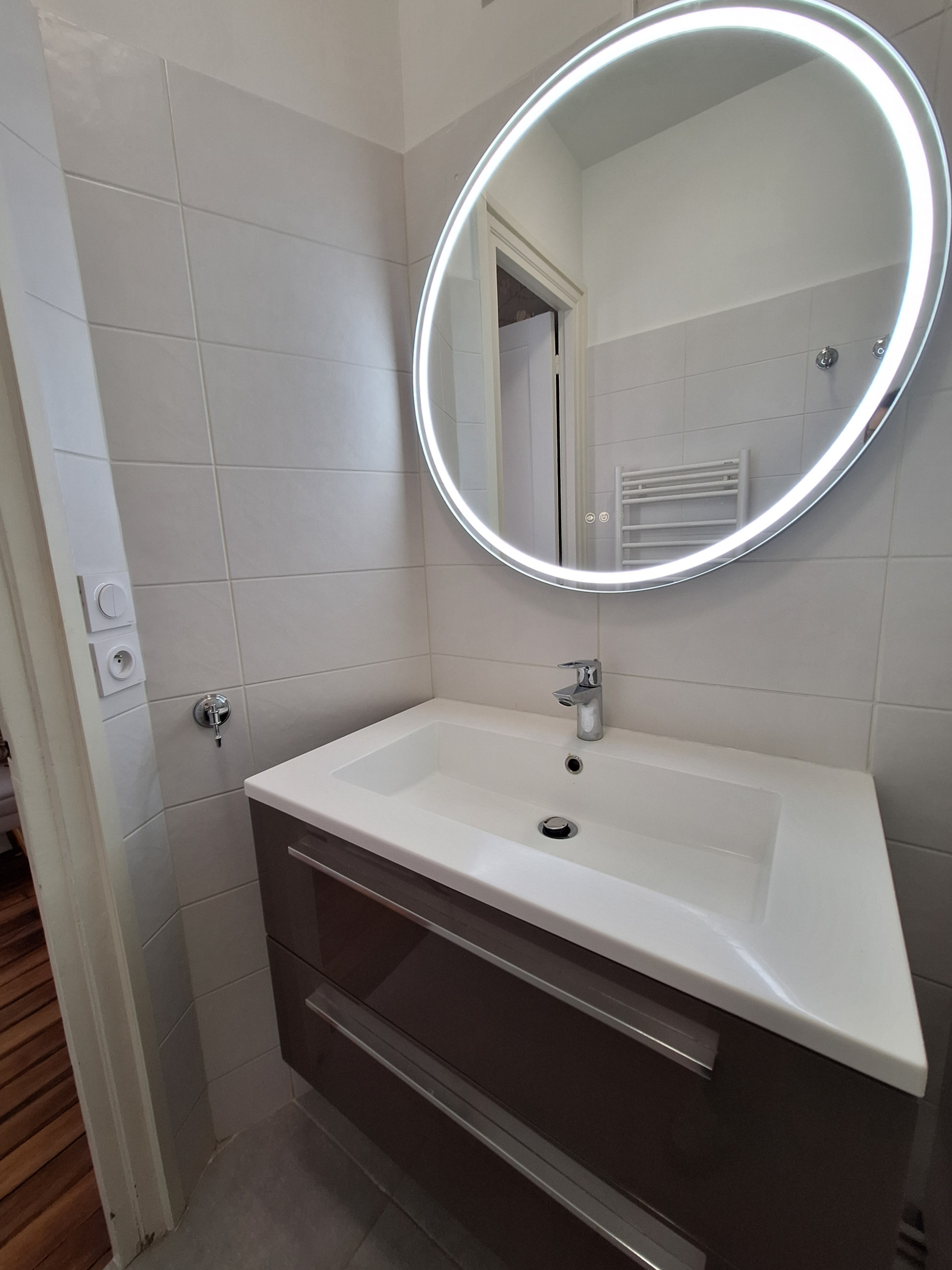 Rénovation partielle, décoration et ameublement d'un appartement ancien