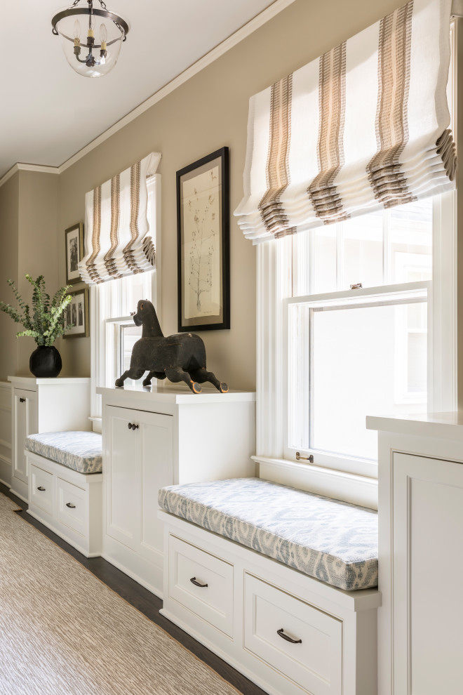 Inspiration for a transitional entryway remodel in New York