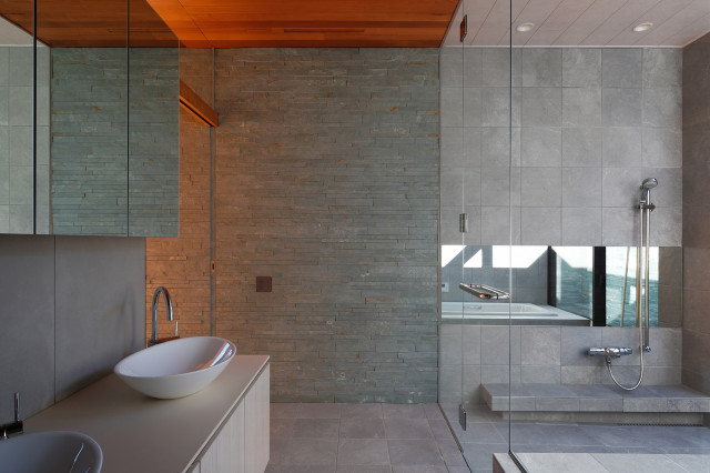 House IC moderno-bagno-di-servizio