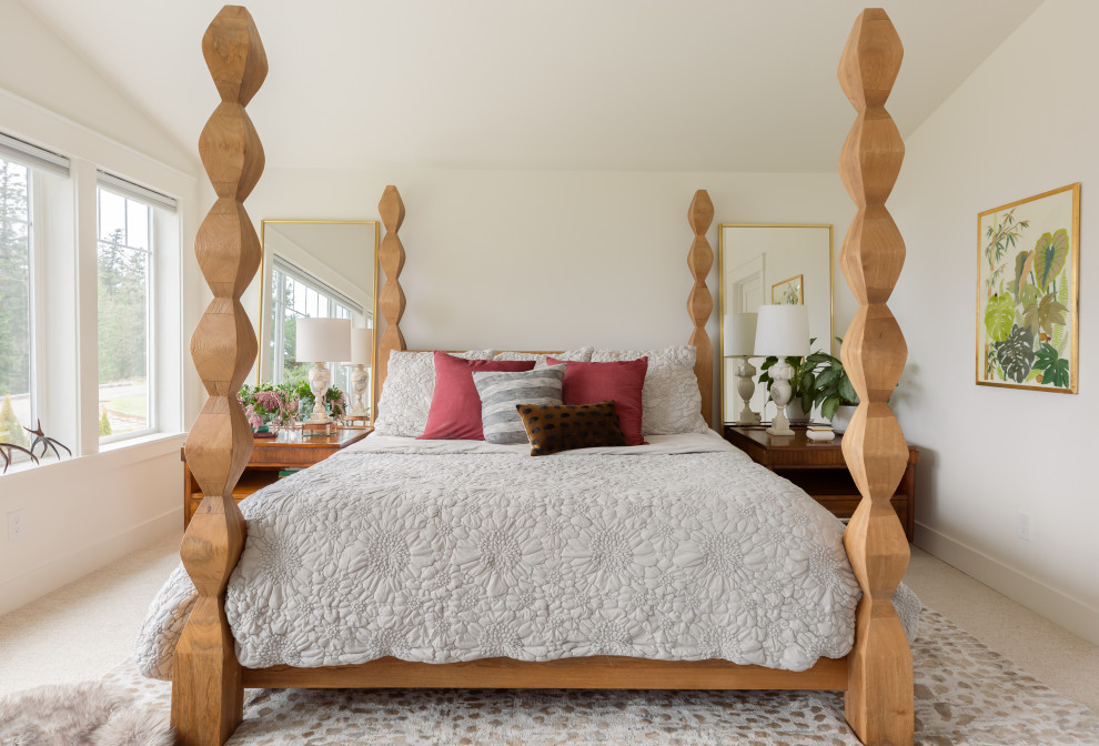 Inspiration for a traditional bedroom in San Diego.