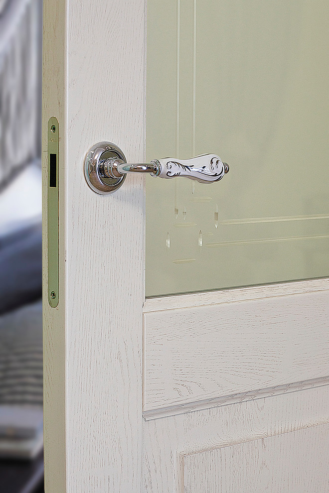 Alvero doors in details