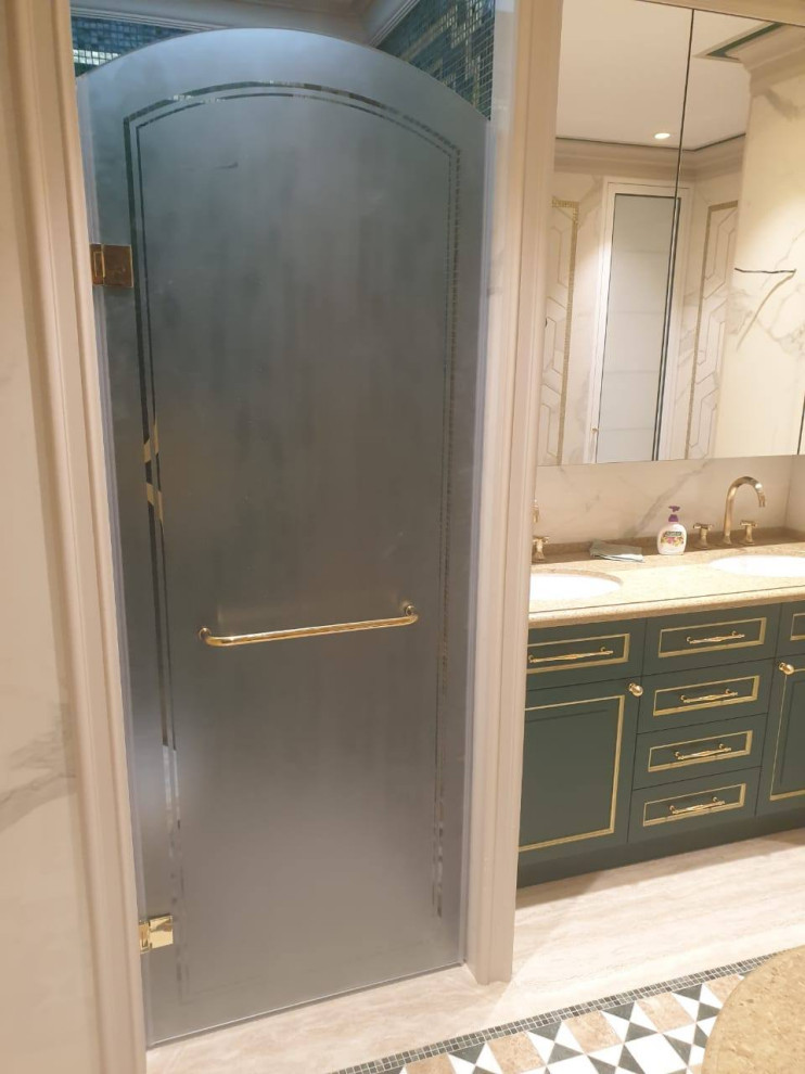 Стеклянные двери