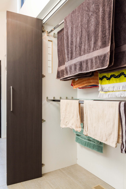 Emerald Kitchen, Laundry, Bathroom & Robes modern-service-yard