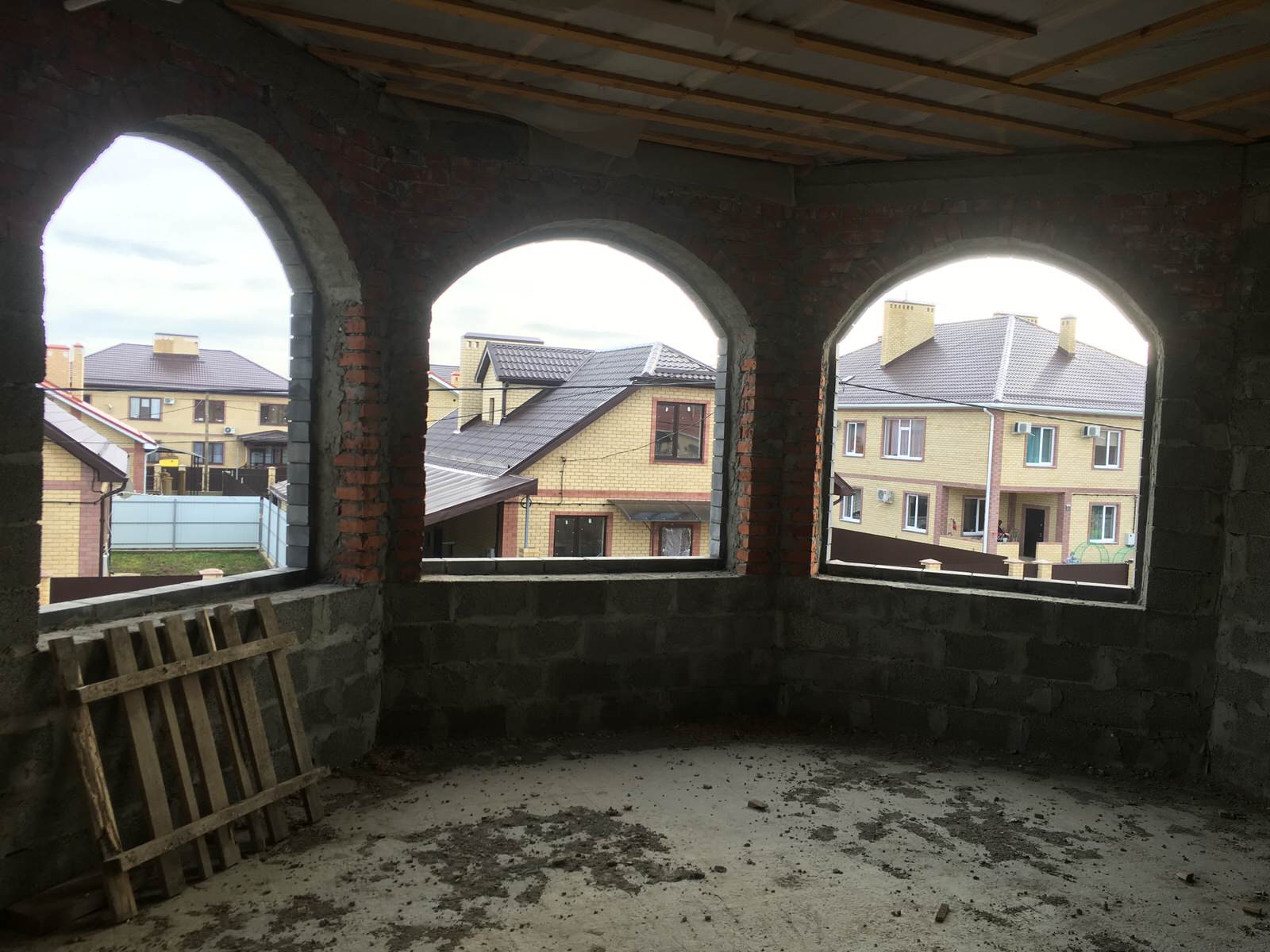 Двухэтажный дом в стиле лофт