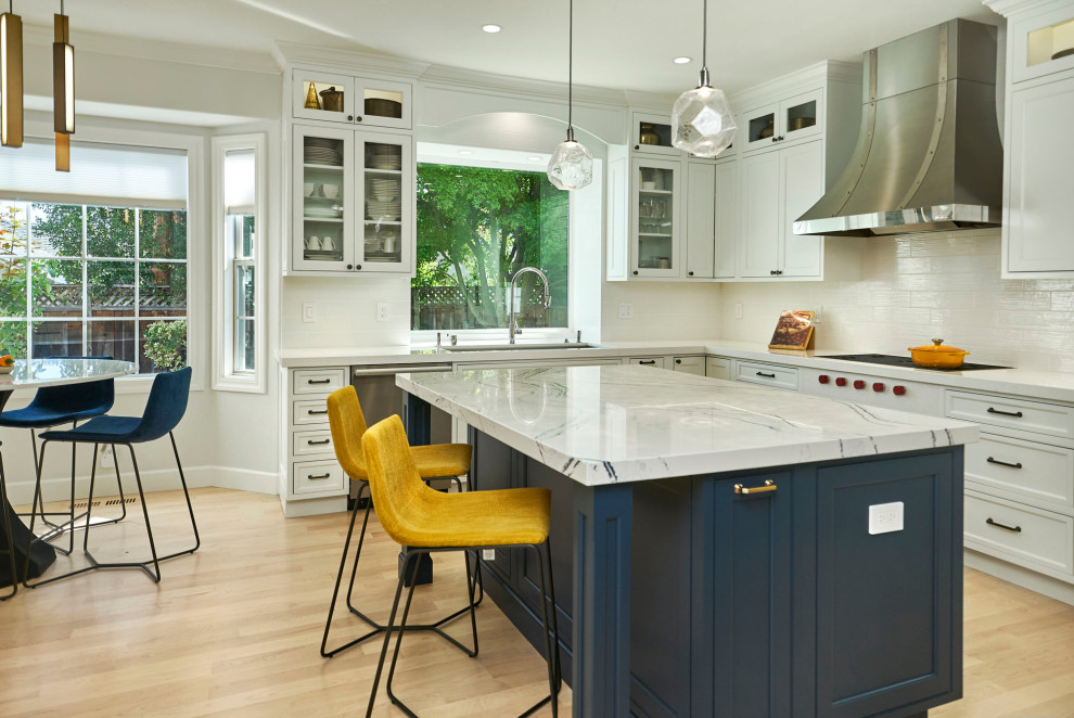 Transitional kitchen photo in San Francisco