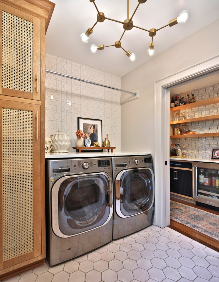 Inspiration for a contemporary laundry room remodel in Columbus