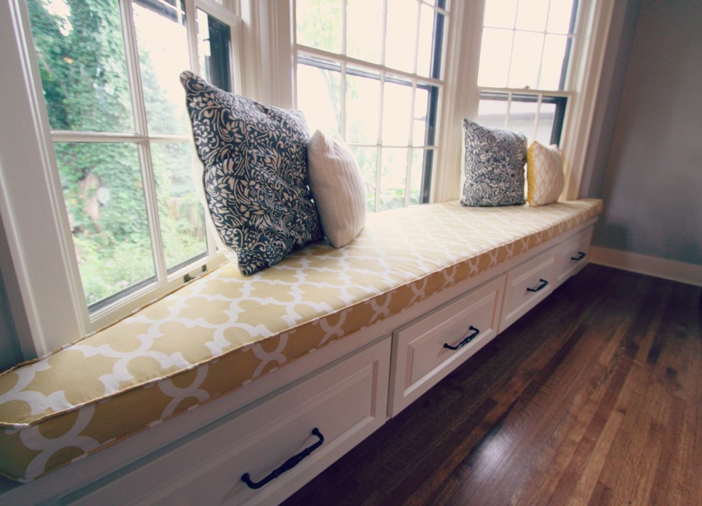 Example of a transitional kitchen design in Omaha