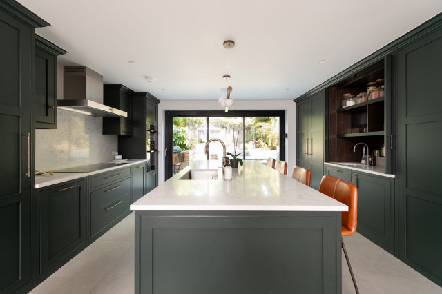 Classic In-Frame Shaker Kitchen & Bar - Islington rustic-kitchen