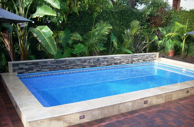 Islander Pool moderno