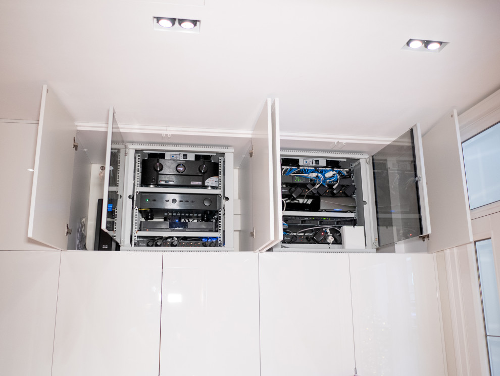 Домашний кинотеатр в современной квартире