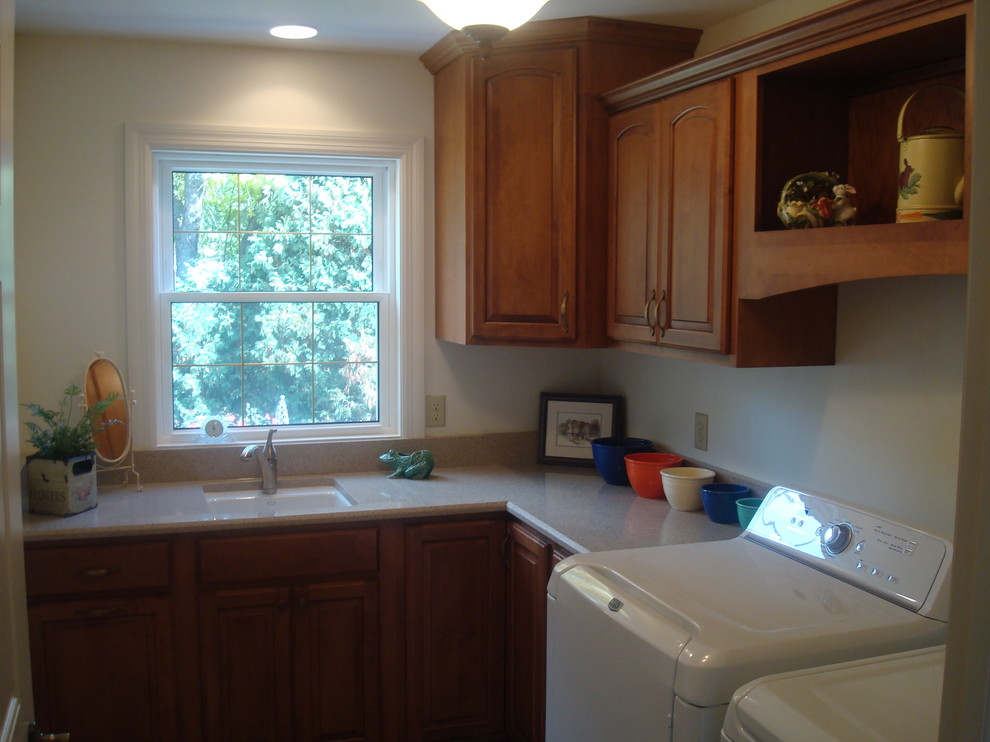 This is an example of a traditional laundry room in Milwaukee.