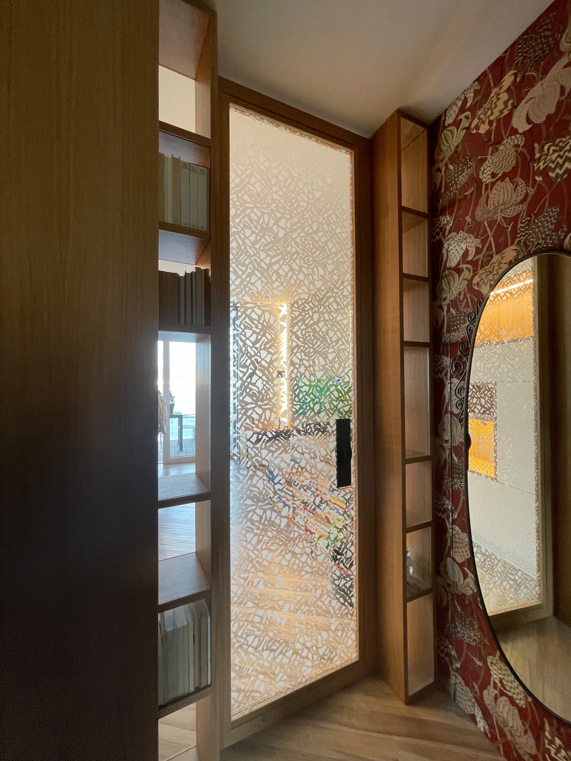Le porte possono separare, ma anche unire quando la materia è trasparente
