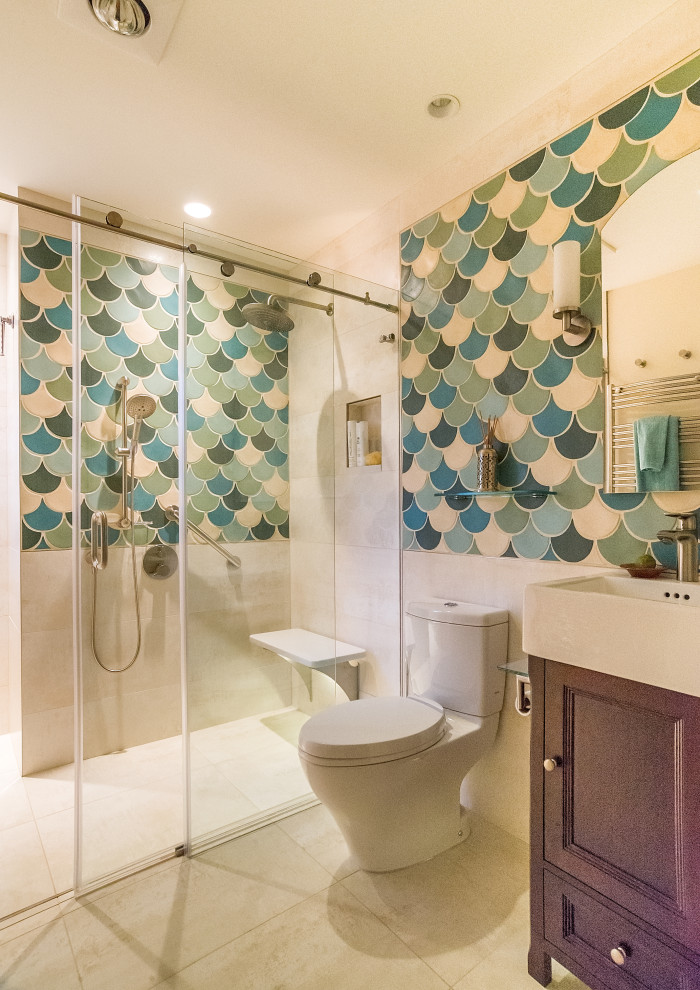 ワシントンD.C.にあるラスティックスタイルのおしゃれな浴室の写真