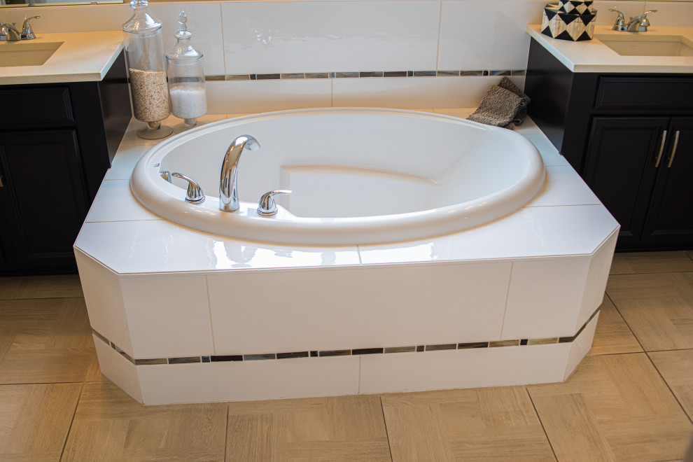 Example of a mountain style bathroom design in Denver