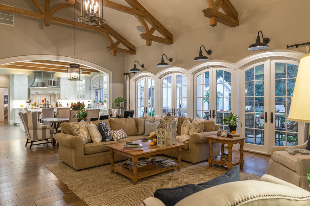 Country family room in San Francisco.