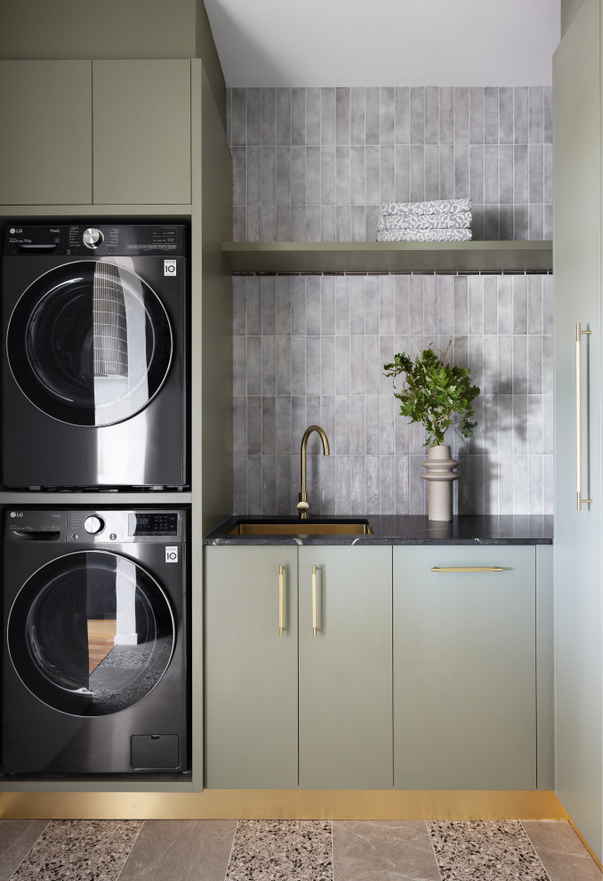 Contemporary laundry room in Gold Coast - Tweed.