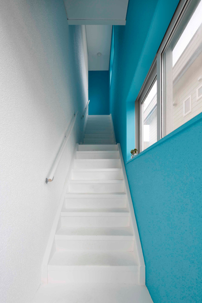 Стильный дизайн: лестница среднего размера в восточном стиле - последний тренд
