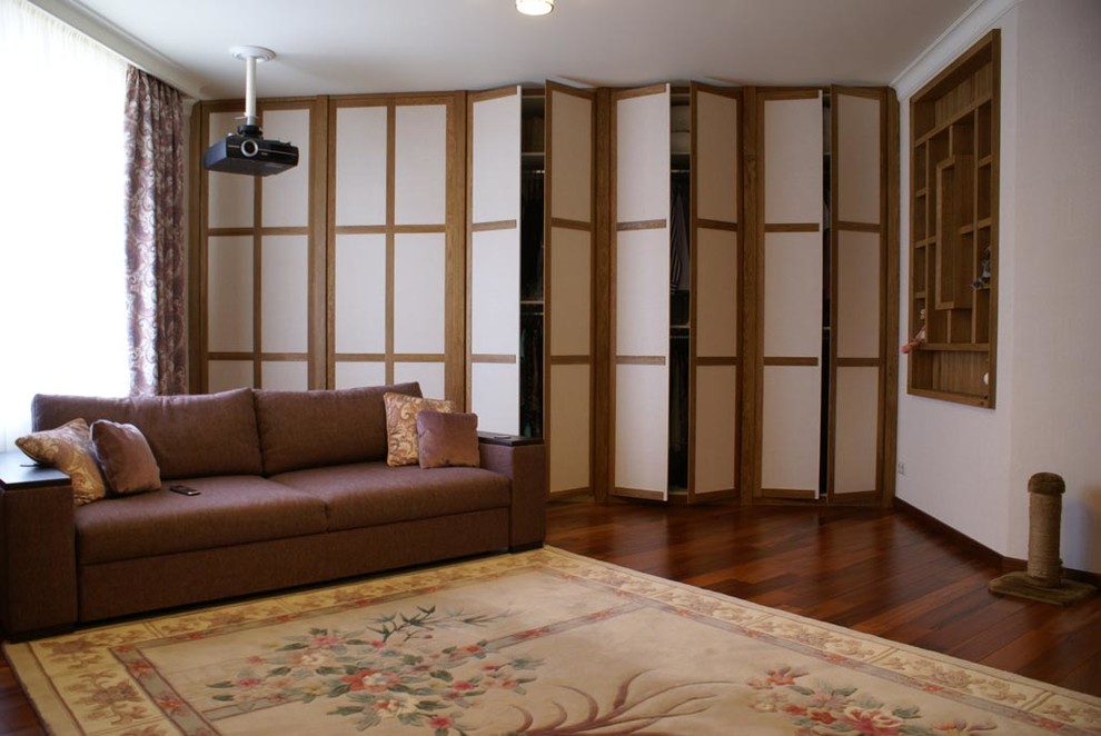 Шкаф, большой шкаф.