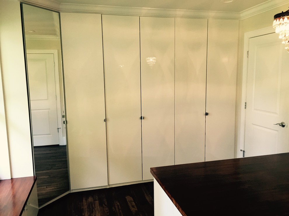 Example of a transitional closet design in Grand Rapids