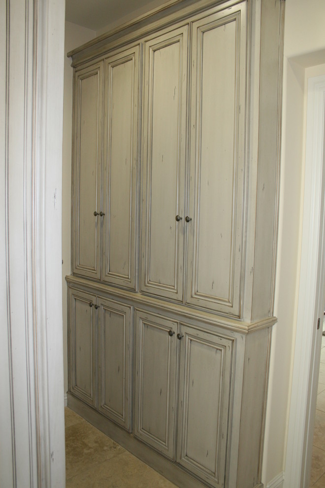 Kitchen - transitional kitchen idea
