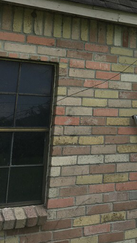 What paint color goes with yellow & orange bricks?