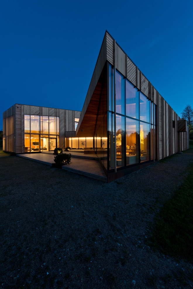 Дом с фасадным остеклением