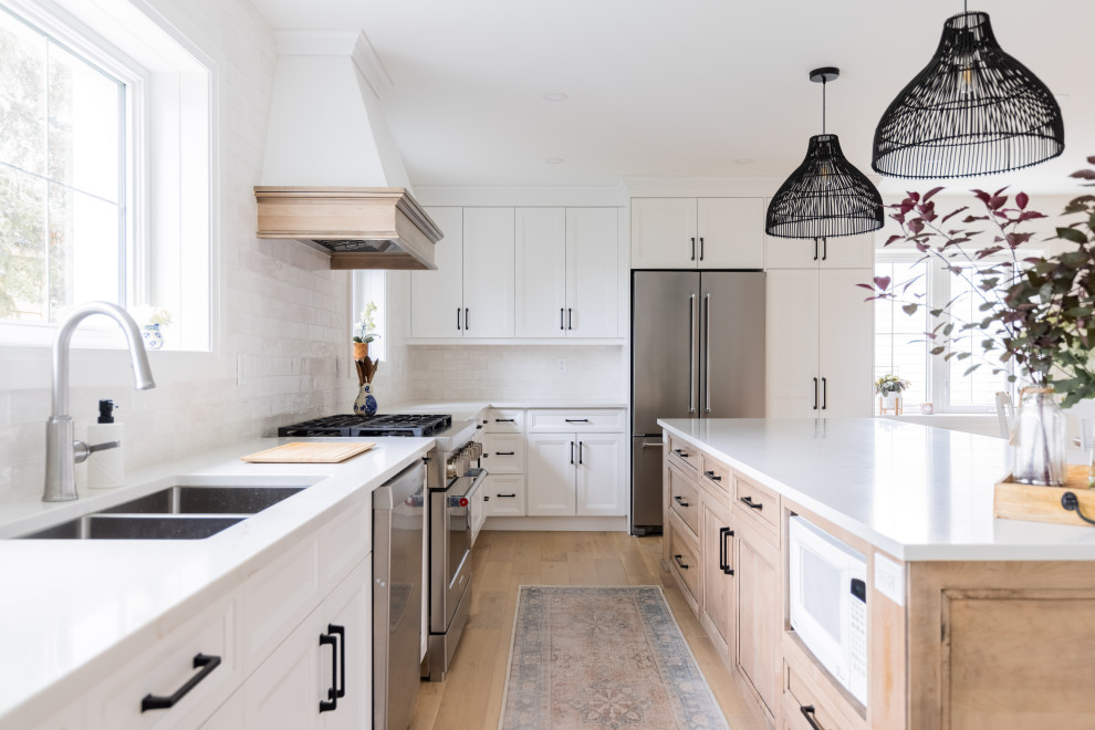 Kitchen - transitional kitchen idea