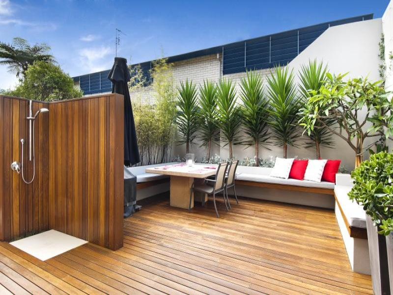 Design ideas for a beach style deck in Sydney.