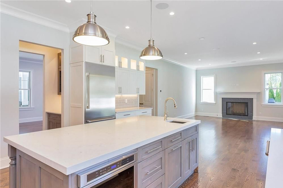 Example of a transitional kitchen design in DC Metro