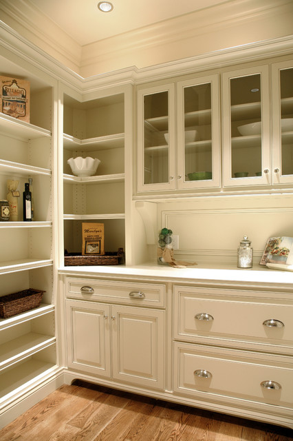 Bell Kitchen and Bath Studios traditional-kitchen