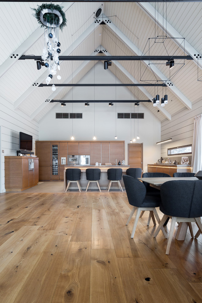 Дом на озере для большой семьи