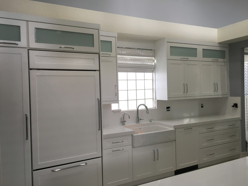Transitional home design photo in Miami